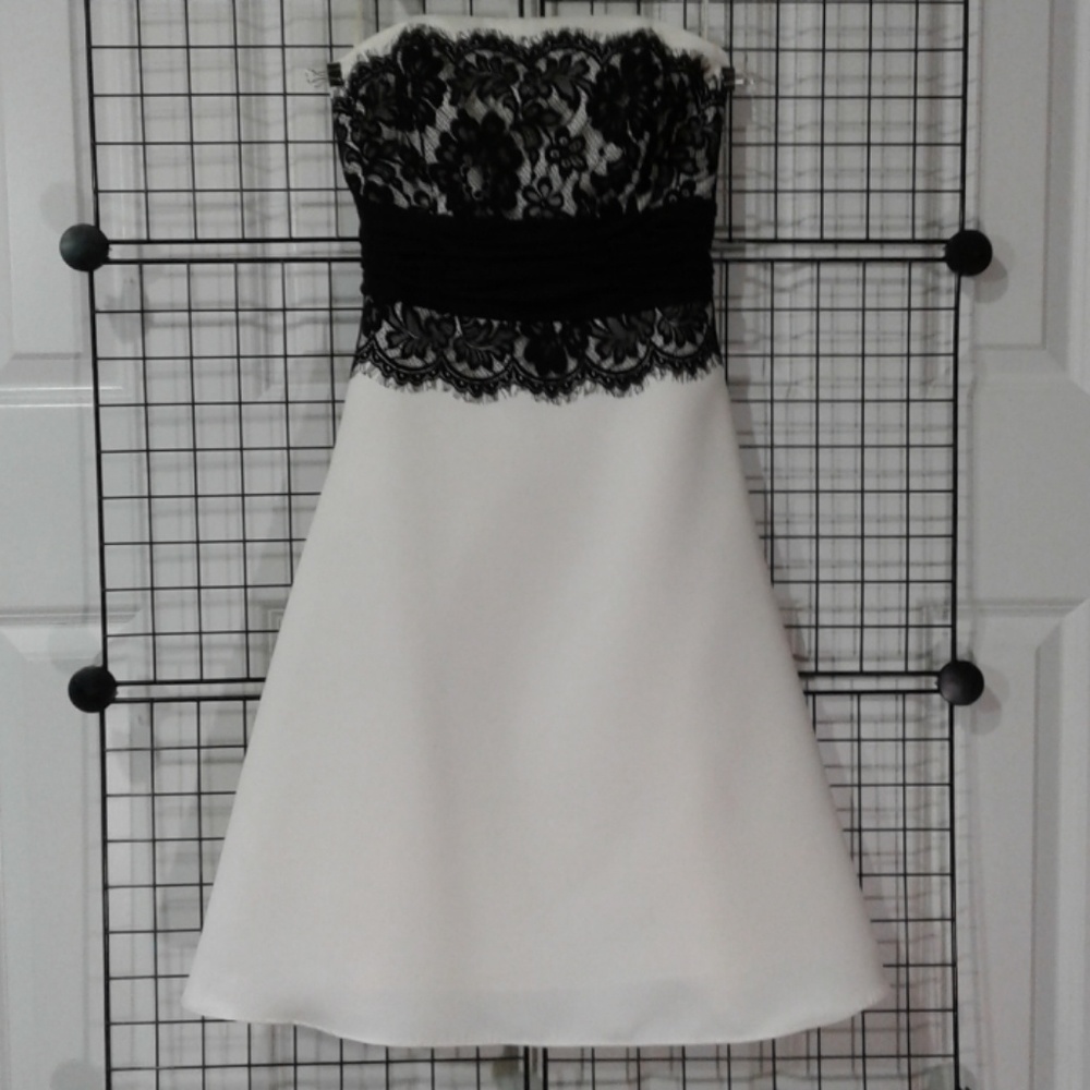 Strapless cocktail/prom dress with sash. NWOT